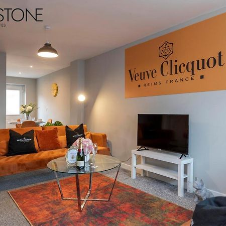 Champagne House - 4 Bed Property Plus 2 Sofa Beds By Bpne Darlington  Exterior photo