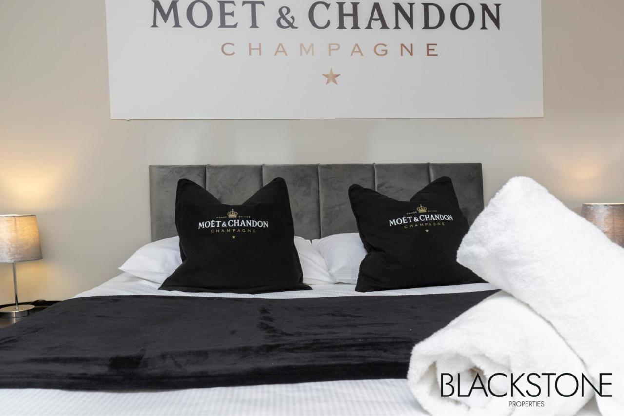 Champagne House - 4 Bed Property Plus 2 Sofa Beds By Bpne Darlington  Exterior photo