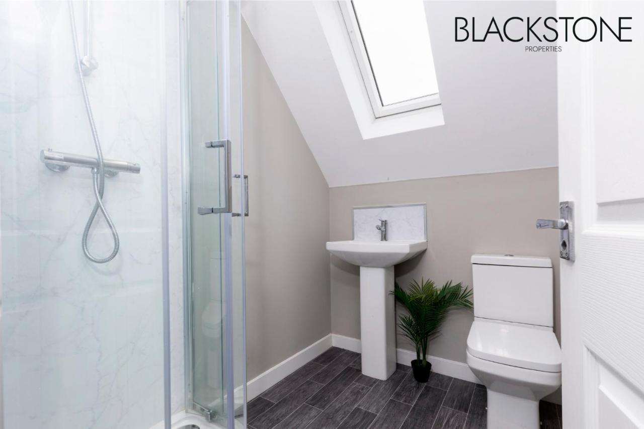 Champagne House - 4 Bed Property Plus 2 Sofa Beds By Bpne Darlington  Exterior photo