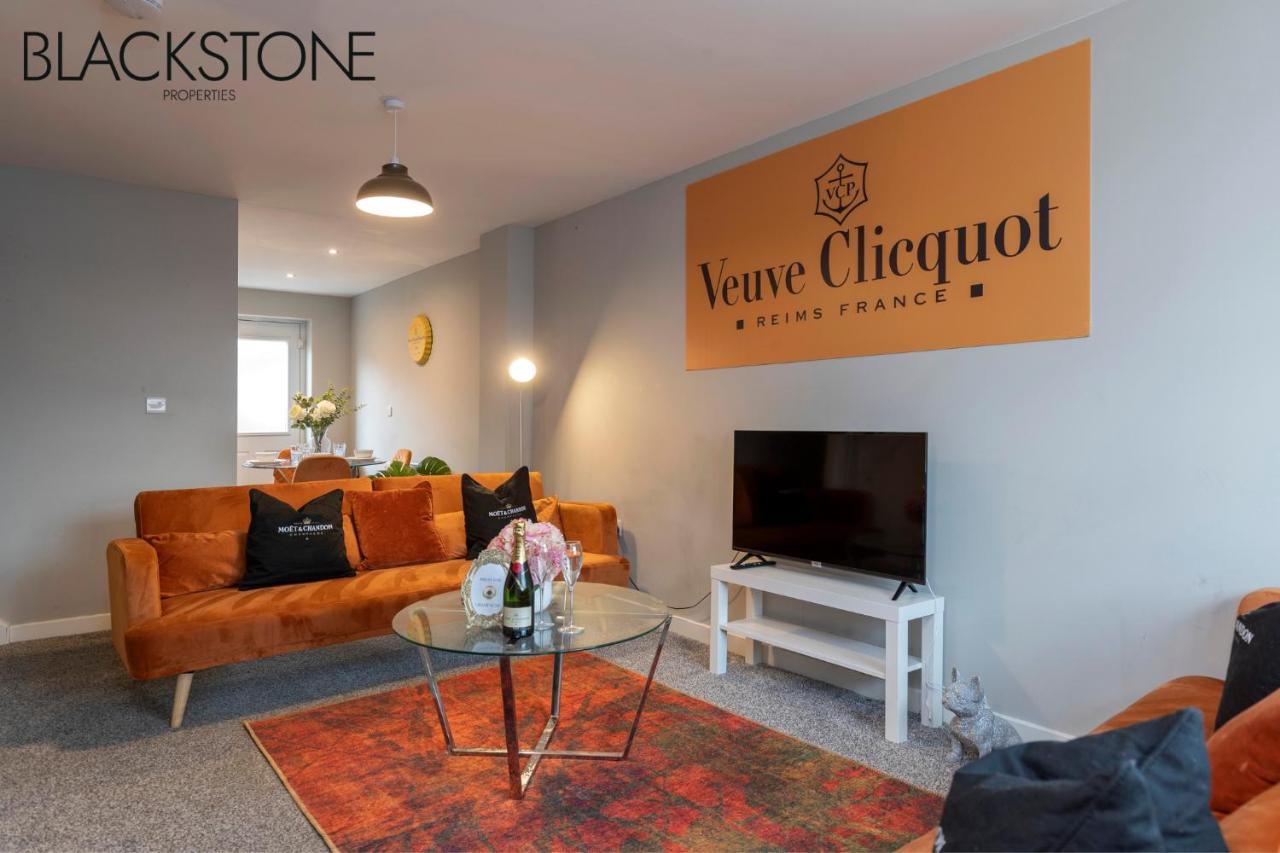 Champagne House - 4 Bed Property Plus 2 Sofa Beds By Bpne Darlington  Exterior photo