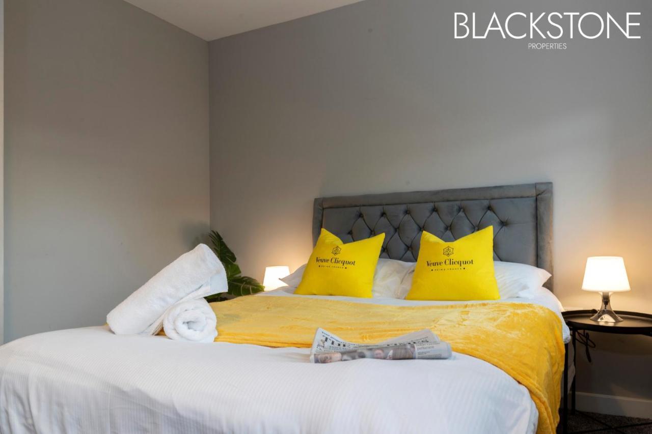 Champagne House - 4 Bed Property Plus 2 Sofa Beds By Bpne Darlington  Exterior photo