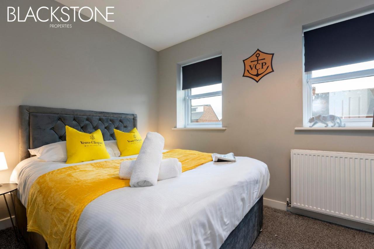 Champagne House - 4 Bed Property Plus 2 Sofa Beds By Bpne Darlington  Exterior photo